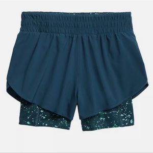 Athleta HIIT 2 in 1 Turquoise Splatter Shorts S